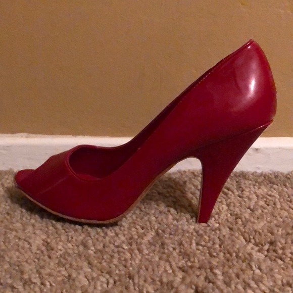 Aldo 4 Inch Red Heels - size 7 - Picture 5 of 5